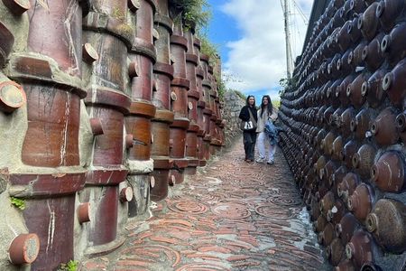 Private Pottery Road Walking Tour in Tokoname 