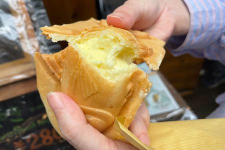 Tokyo:Enjoy street food & Japanese food culture at Tsukiji Market