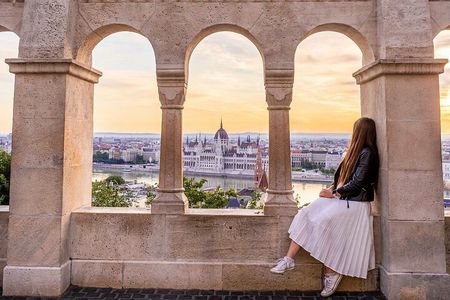 PRIVATE GUIDED Budapest walking tour with coffee break in 120 min