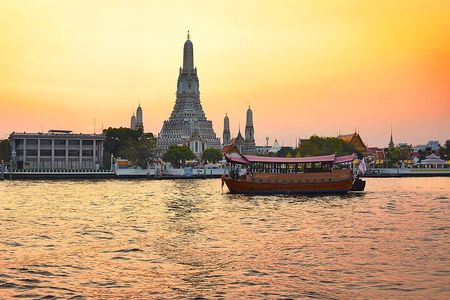 Bangkok Manohra Cruise Sunset Dining on Chao Phraya River