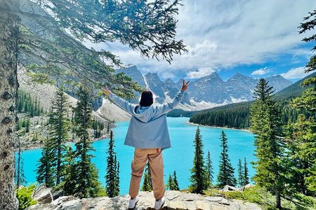 From Banff: Moraine Lake and Lake Louise Return Shuttle Day Trip