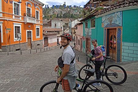 Quito 360 Bike Tour: Modern and Historic with Chocolate Tasting