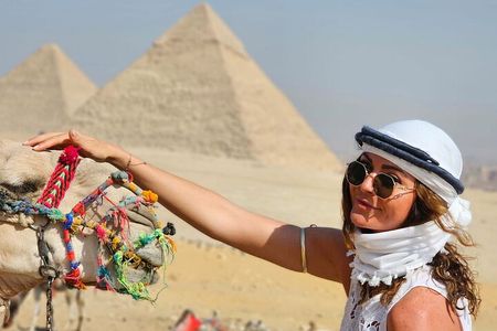 Unforgettable Giza: Pyramids, Museum, Camel Ride & Souq 