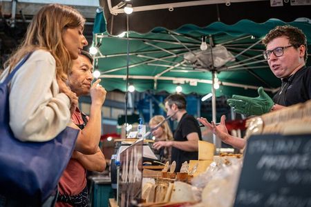 Private Tour : Eat British Foods & See Thirty Top Sights