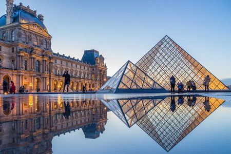 Louvre Museum Guided Tour Options with Entry Ticket