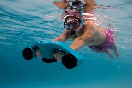 E-Snorkeling tour in Bonaire with easy Sea Scooters