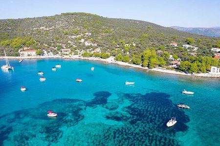 Half day speedboat tour to Solta island & Blue Lagoon from Trogir