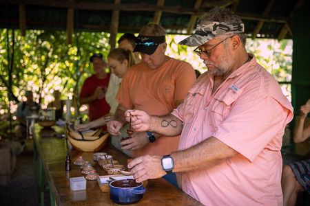 Chocolate Tour Premium: Lunch & Transportation