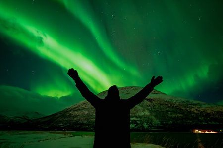 Northern Lights in Focus Tour by Minibus, German/ English, Meal
