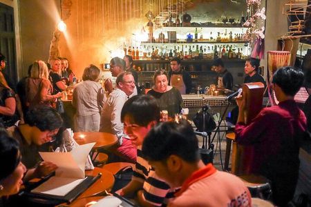 Bangkok Bar Crawl by Tuk Tuk