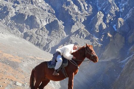 Horse riding tour in Kazbegi