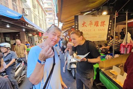 Historic Taipei Dadaocheng Cooking Class and Market Adventure 