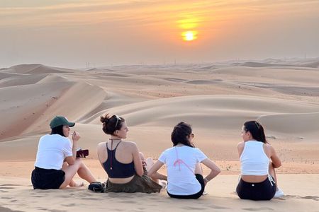  Shared Abu Dhabi Adventure Tour/Sunrise safari, Dune bashing 