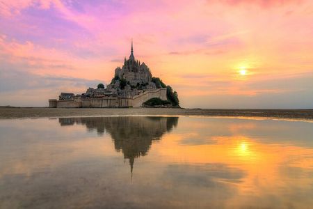 Normandy D-Day Tour with Mont Saint-Michel Day Trip from Paris