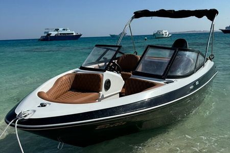 4-Hour Hurghada Islands Private Speedboat & Parasailing Adventure