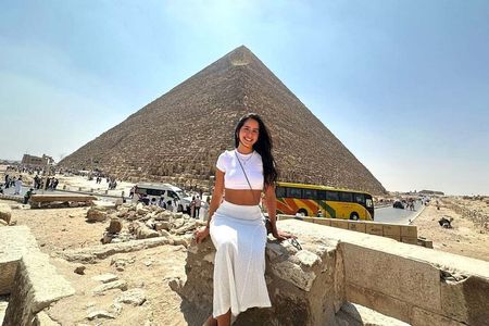 Best Private Day Tour to Giza Pyramids, Saqqara and Dahshur