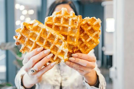Bruges Food Tour with Full Meal & Drinks by Do Eat Better