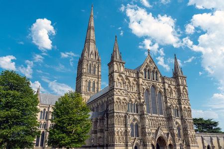 Stonehenge & Salisbury Cathedral: Private Day Trip from London