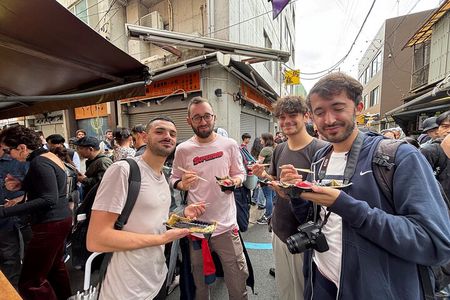 Market Tastings and Castle Town Adventure in Kanazawa