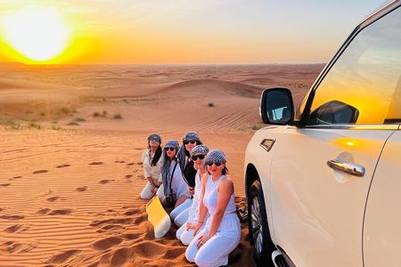 Private Evening Desert Safari with BBQ Dinner & Sand Boarding 