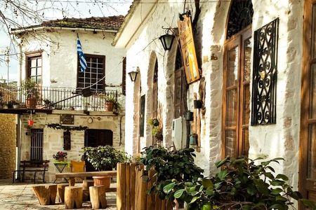 Volos: Small Group Pelion Tour to Pinakates, Vizitsa & Milies