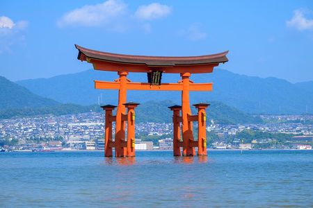 Miyajima & Iwakuni: Exploring the Most Iconic Japanese Landscapes