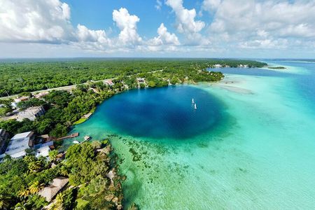 Chacchoben Mayan Ruins and Bacalar Lagoon Boat Combo Tour