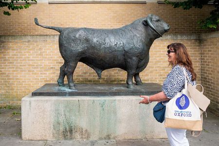 Follow the Money Tour – by Uncomfortable Oxford™