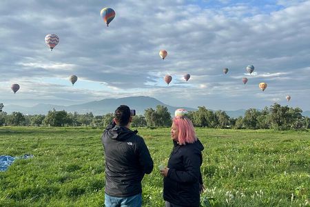 Balloon Flight with Breakfast and Transportation Option from CDMX
