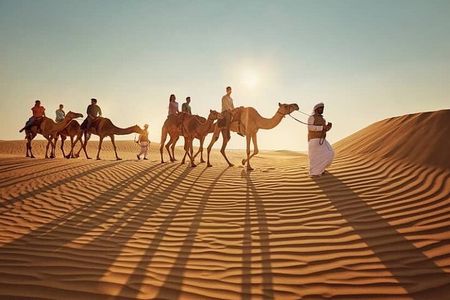 Qatar: Sunrise or Sunset Desert Tour in Doha, unforgettable trip