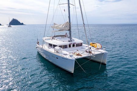 Costa Rica Catamaran: Snorkel, Kayak, Paddleboard & Drinks