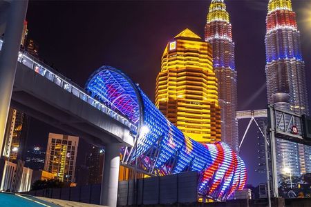 Kuala Lumpur Night Tour with Lake Symphony and Saloma Bridge