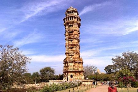 Private Chittorgarh Fort Day Tour from Udaipur Optional Guide
