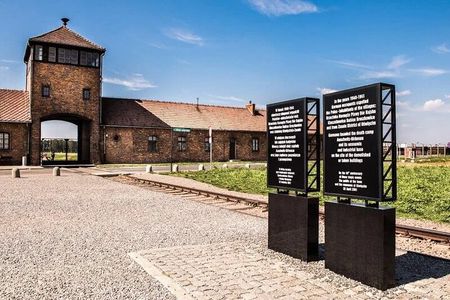 Auschwitz-Birkenau & Salt Mine Day tour 