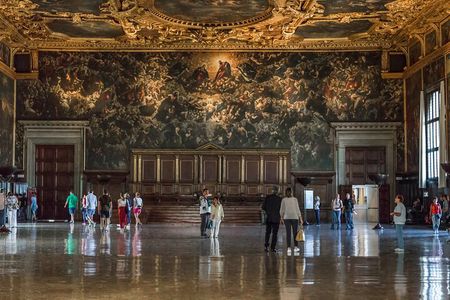 Venice: Doge's Palace Guided Tour With Tickets & Optional Gondola