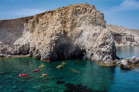 Kayaking Tour to the secrets of Milos