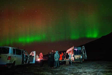 4x4 Minibus Northern Lights with Photo and snacks from Reykjavik