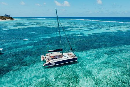  Full Day Catamaran Cruise - North Ilot Gabriel (sharing)