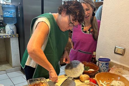 Mexican Cooking Class in Zihuatanejo de Azueta
