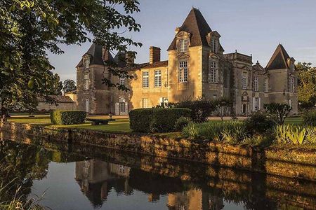 Wine Tour of the Médoc: Château Visits, Lunch & Tastings Included