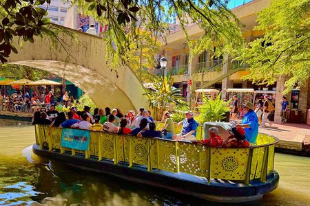 San Antonio Centre Food Tour of 6 Tastings with Tacos & Ice Cream