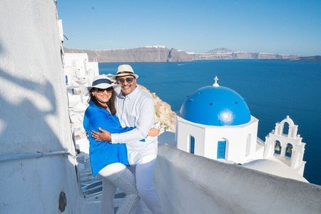 Santorini: The best 4-hours Sightseeing Private Tour!