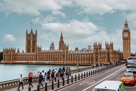 London Half Day: 20+ Iconic Sights Tour + Changing of the Guard