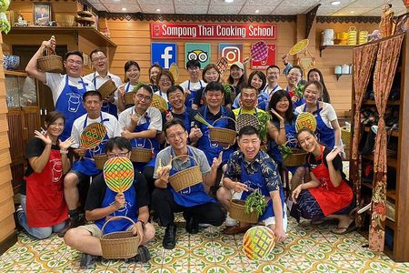 Bangkok Thai Cooking Class and Vibrant Market Tour in Silom 