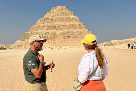 Private guided tour to Giza Pyramids, Sphinx, Memphis, & Saqqara