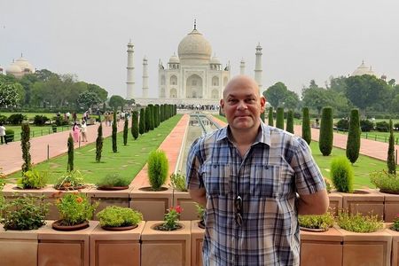 From Delhi: Taj Mahal Sunrise, Agra Fort and Fatehpur Sikri Tour