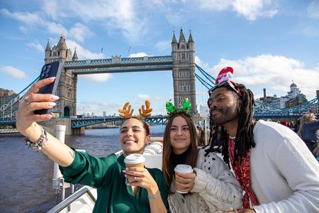 Thames River Christmas Day Sightseeing Cruise