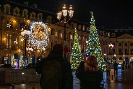 Paris Christmas Lights Small Group Walking Tour with Local Guide