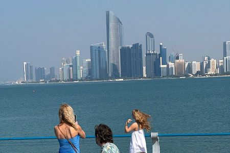Dubai to Abu Dhabi - Private City Tour with Qasr Al Watan Entry