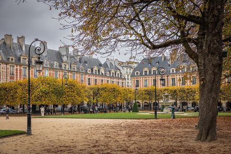 Le Marais Paris Walking Tour: Stories Beyond the Guidebook